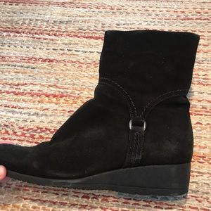 Black weatherproof booties